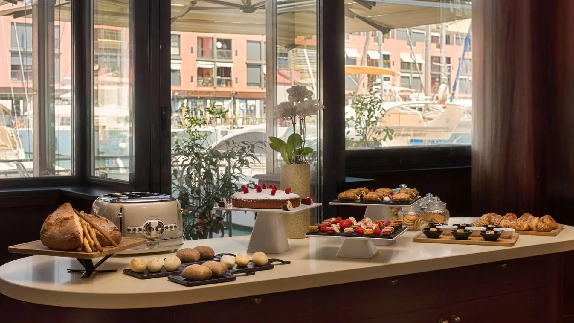 Nh Collection Genova Marina Hotel 4*, Genoa